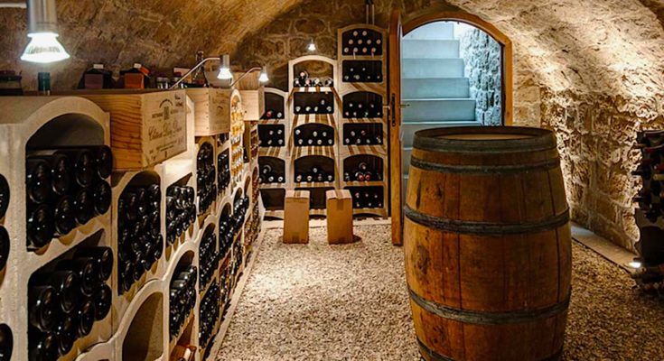 Les plaisirs des routes des vins permettent de faire de belles découvertes sur tout le territoire, bien pourvu en vignobles variés.