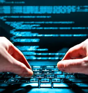 La lutte contre le doxing vient de se renforcer dans la loi française. 