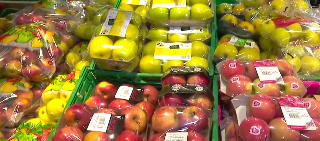 Une suppression des emballages plastique pour une trentaine de fruits et légumes doit s'appliquer en 2022.
