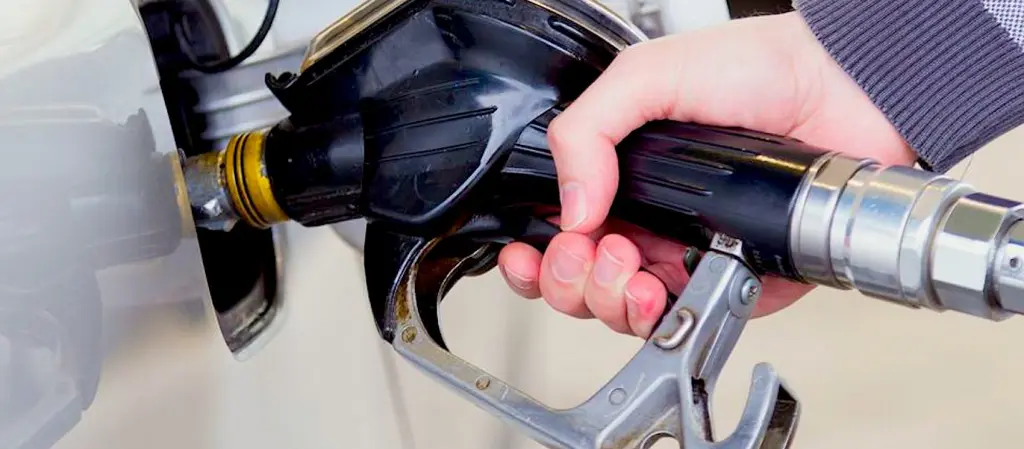 Actuellement, le Gouvernement envisage de créer un chèque carburant. Cependant, ce dispositif sera complexe à mettre en place.