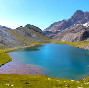 Les lacs d’altitude sont des espaces fragiles à préserver. Ils nous servent notamment à surveiller le réchauffement climatique. 