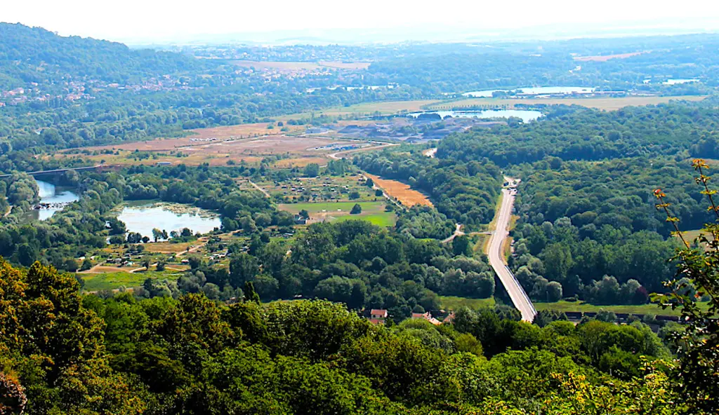 Pour contrôler l’artificialisation des sols, suite à une circulaire du ministère de la Transition écologique, des élus réclament des délais.