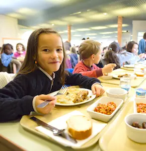 Pour réussir une transition alimentaire qui commencera dès 2022, la restauration collective devra relever de nouveaux défis.