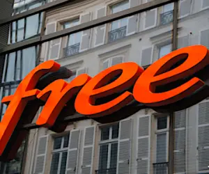 vue d'une enseigne Free pour un bilan du réseau 5G 