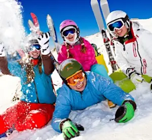  Actuellement, une reprise attendue des sports d’hiver pousse les stations de montagne vers une dynamique positive.