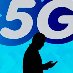 logo et personne ayant une utilité de la 5G