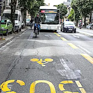 vue d'une rue qui symbolise une amélioration du trafic routier à Bordeaux 