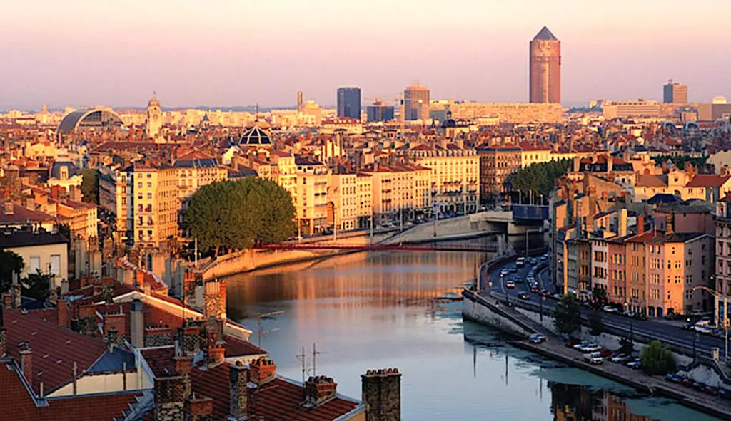 Pour atteindre la neutralité carbone, Lyon a décidé de participer au programme européen « Cent villes climatiquement neutres en 2030 ».