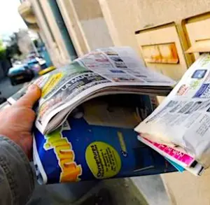photo e boîte aux lettres avec le dispositif Oui Pub