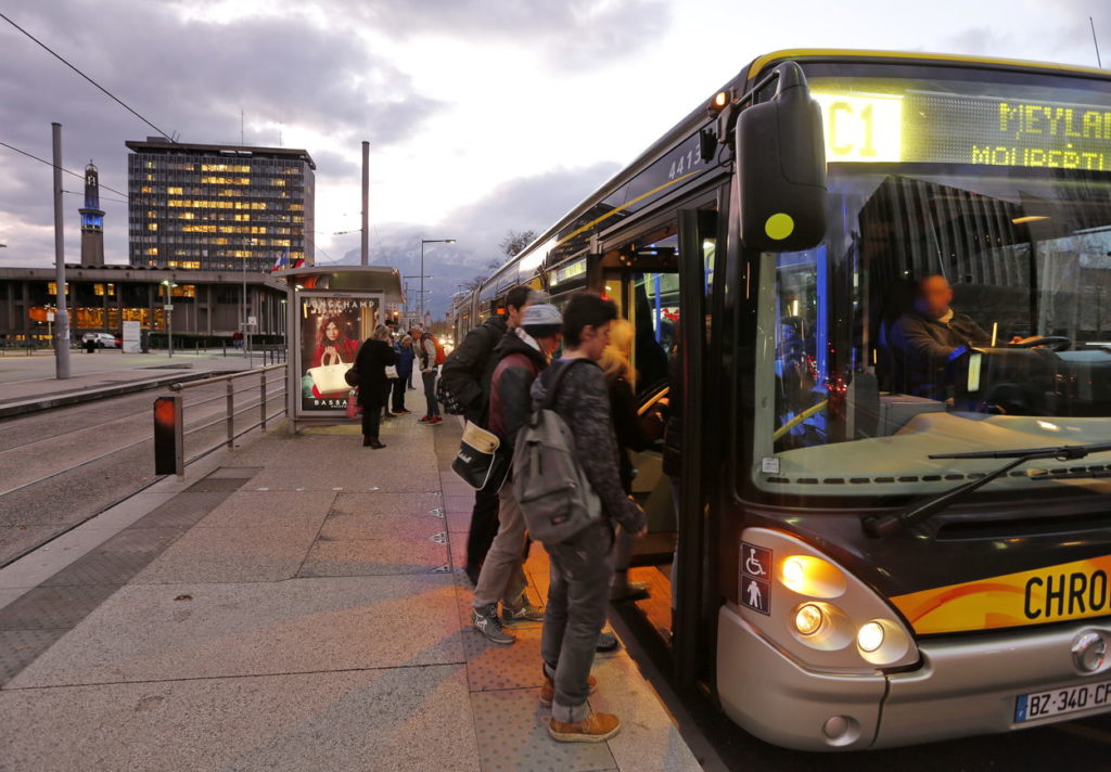 Grenoble dote ses bus de capteurs pour mesurer la qualité de l'air