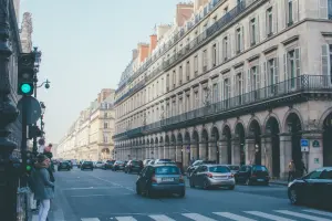 Indications sur le projet de Paris de bannir les voitures du centre d’ici 2024
