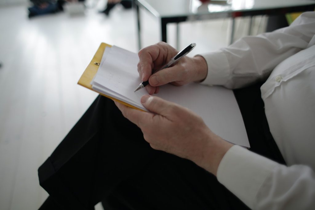Présentation des objectifs du plan emploi dans les communes de France