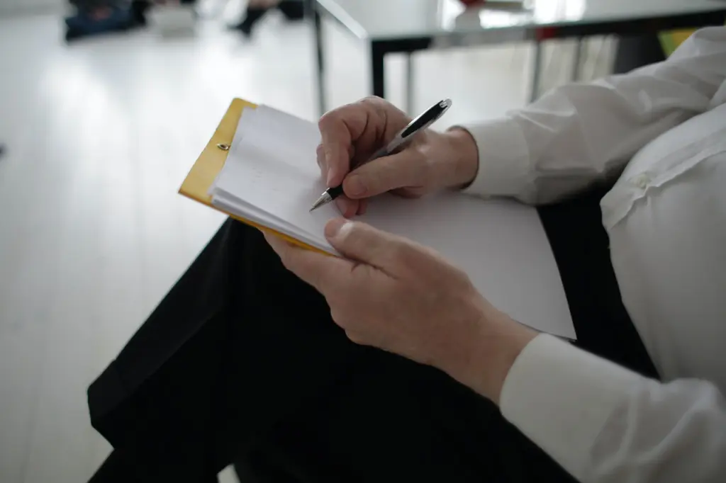 Présentation des objectifs du plan emploi dans les communes de France