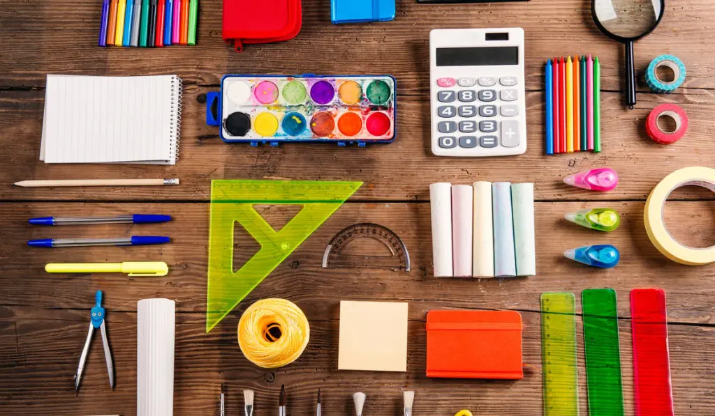 fournitures scolaires