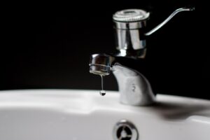 Sécheresse : les restrictions d’eau s’installent déjà dans plusieurs territoires