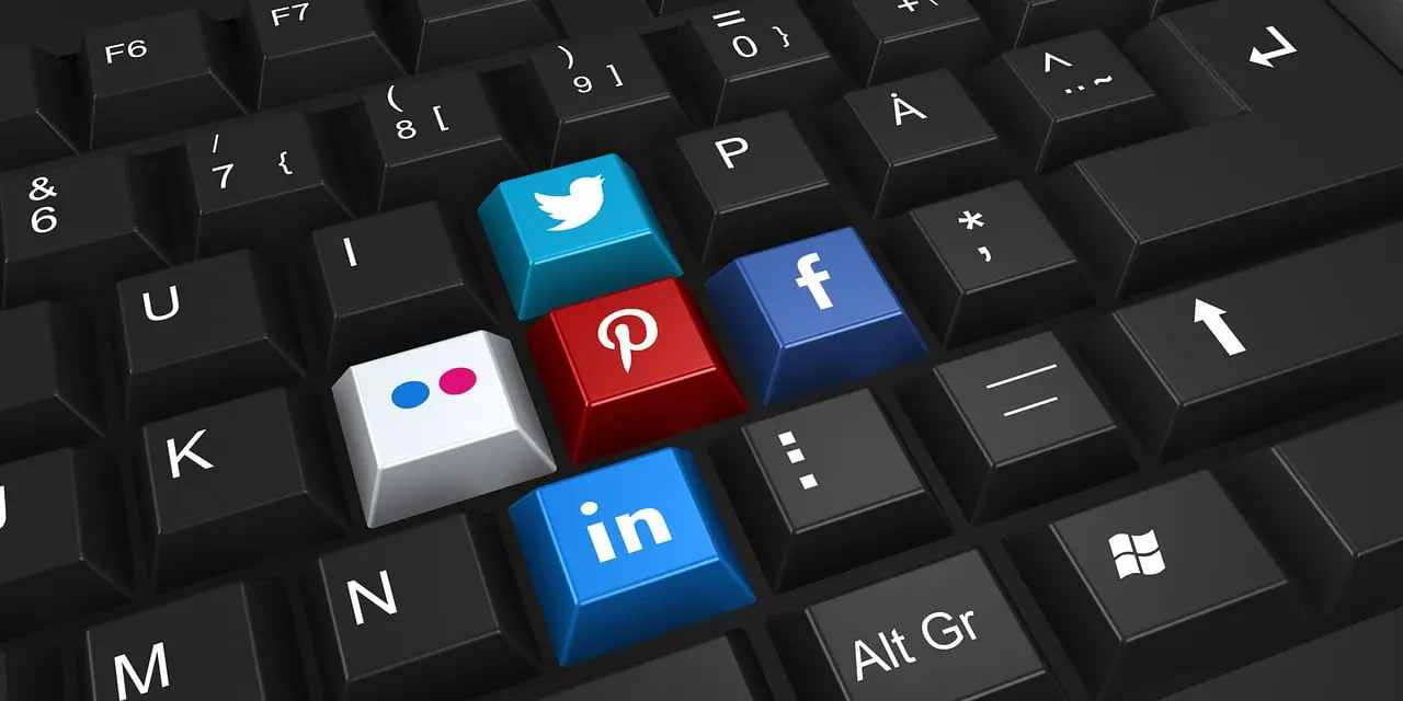 utilite reseaux sociaux processus recrutement