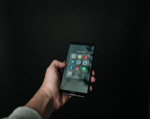 Arnaques en ligne : la police alerte sur la multiplication des usurpations d’identité sur les réseaux sociaux