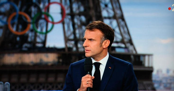 Macron « Déni de Démocratie »