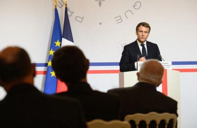 Critiques d’Emmanuel Macron