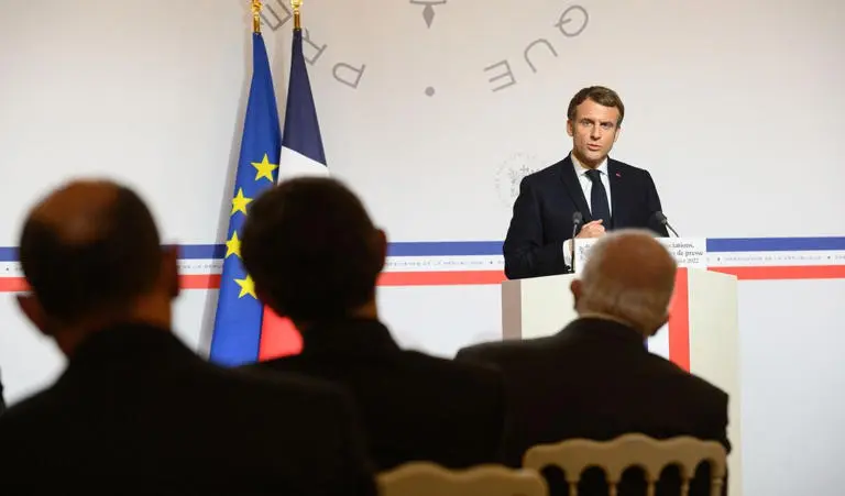 Critiques d’Emmanuel Macron