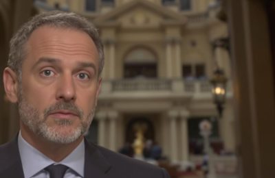 Alexis Kohler devant l'Assemblée nationale de France.