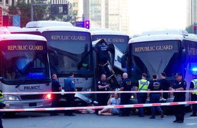 Accident avec quatre bus de la Garde républicaine.