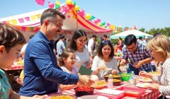 Fête de l’Ascension en famille et entre amis à l'extérieur.