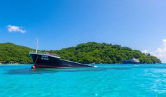 Bateau Serdal naufragé près de l'île