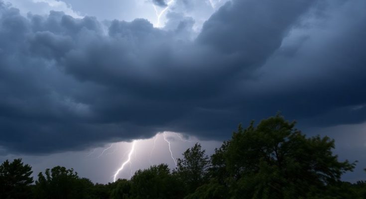 Ciel orageux avec éclairs et pluie intense.