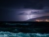 Ciel orageux au large de la Grèce après un séisme.