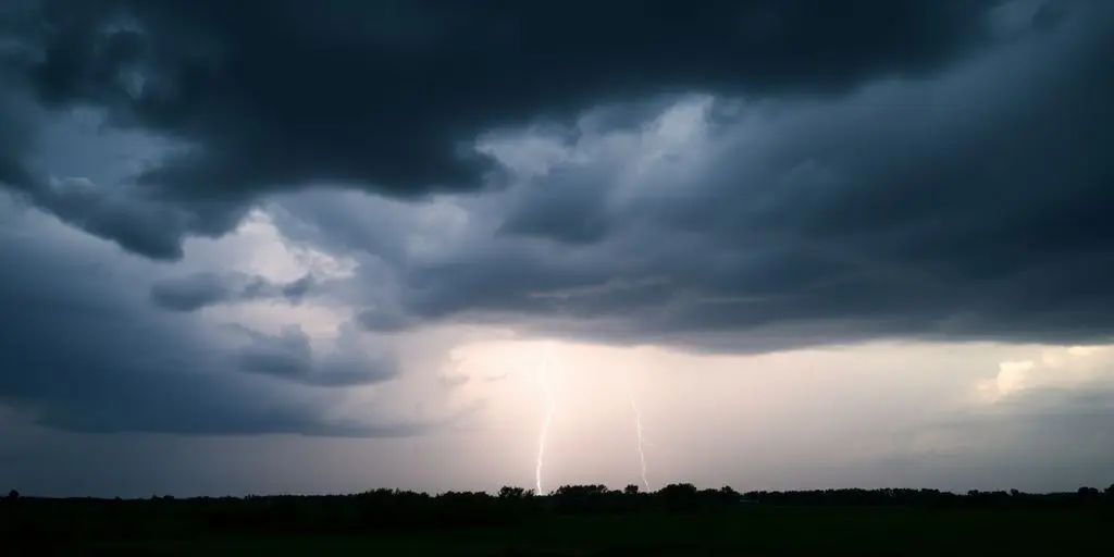 Carte de France orages foudre nuages sombres