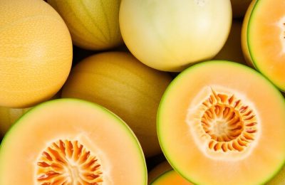 Melons entiers et coupés