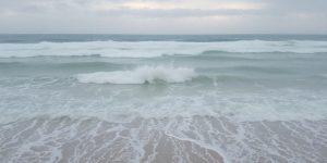 Houle cyclonique : plages évacuées et alerte maximale aux baïnes en Nouvelle-Aquitaine
