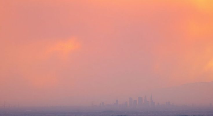 Ville résiliente face aux incendies de forêt.