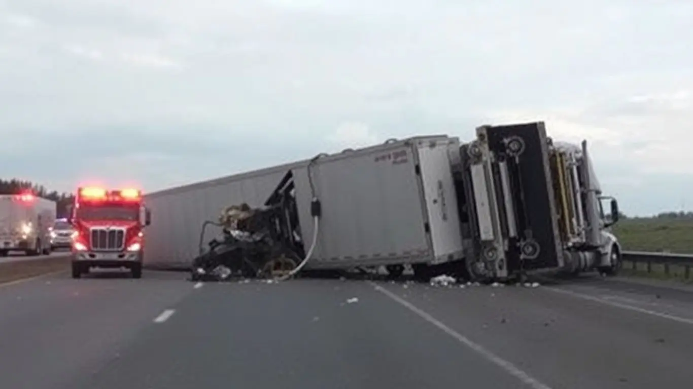 Poids lourd accidenté sur l'autoroute A8