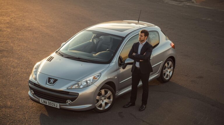 Pourquoi les prix du carburant ont chuté fin 2025 avant de remonter en janvier 2026 ?