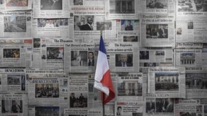 Comment les médias étrangers racontent la crise politique française