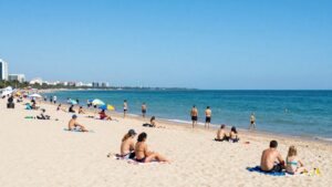 Le tourisme mondial atteint un record en 2025, mais les incertitudes planent sur 2026 à cause des "tensions géopolitiques"