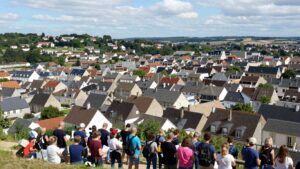 Plus de 50 000 listes et 900 000 candidats se préparent dans les 34 944 communes de France