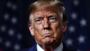 "Pas à la hauteur", "dérangé" : les appels à la destitution de Donald Trump se multiplient