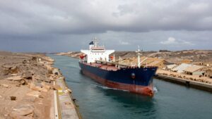 Échec des négociations, blocus du détroit d'Ormuz : risque-t-on de nouvelles hausses à la pompe ?