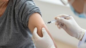 Vaccination Covid de printemps : quelles personnes fragiles sont concernées jusqu’au 30 juin ?