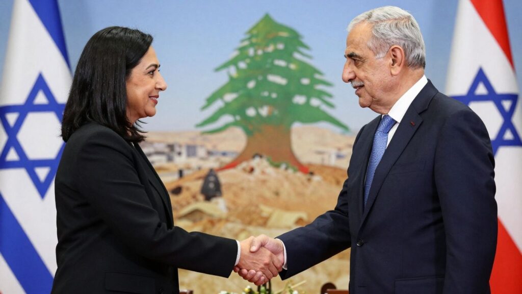 Poignée de main entre des représentants d'Israël et du Liban.