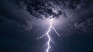 "Une dégradation d'ampleur" : orages violents et trombes d’eau pour le week-end du 8 mai, où ça va tomber le plus