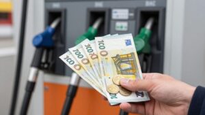 Prime carburant : la date pour faire la demande est connue, tous ces Français y ont droit !