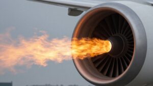 Billet d’avion : une compagnie peut-elle vous réclamer un supplément à cause du prix du kérosène ?