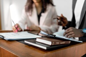 Marches publics : pourquoi les entreprises locales doivent mieux reperer les consultations des collectivites