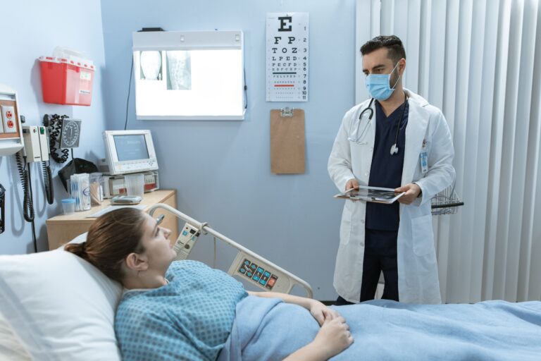 Assurance maladie : dans quels cas la CPAM peut-elle réclamer le remboursement de prestations déjà versées ?