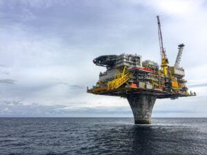 Conflit au Moyen-Orient : pourquoi la hausse du pétrole peut peser rapidement sur les ménages et les collectivités