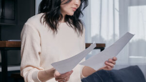 Allocation veuvage : vous avez moins de 55 ans, pouvez-vous toucher 719,58 € par mois après le décès de votre conjoint ?